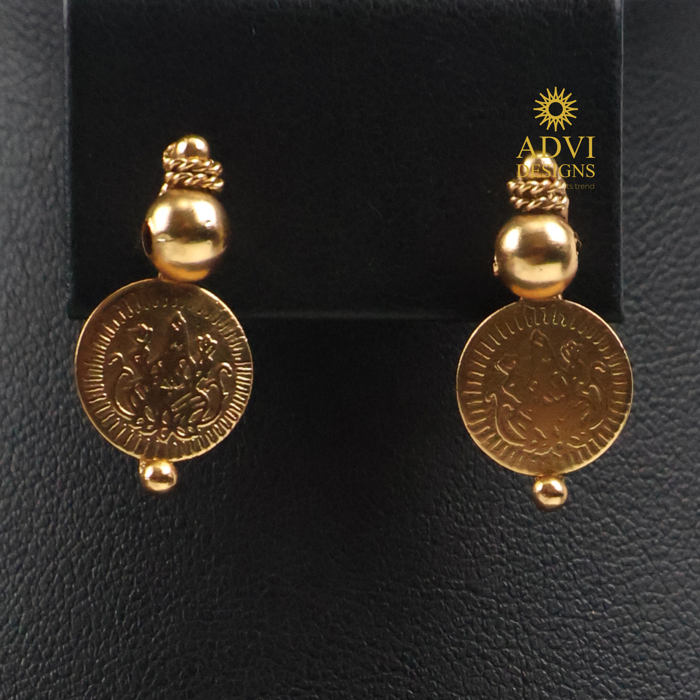 Traditional Temple Coin Choker Necklace Set with Antique Gold Beads