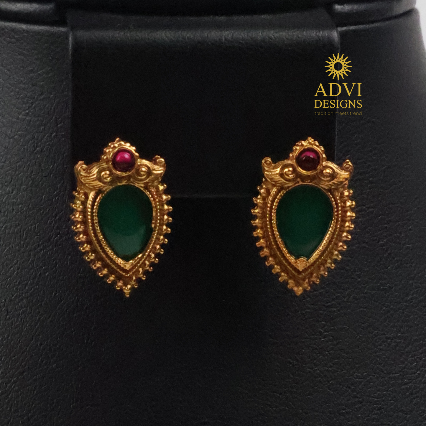 Antique Gold Green Teardrop Pendant Haram with Pink Stone Accents