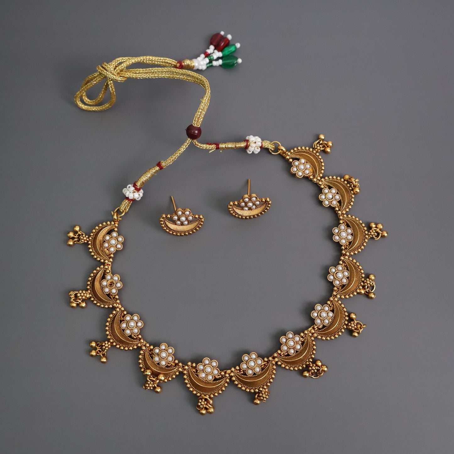Pearl White Floral Antique Gold Choker Set