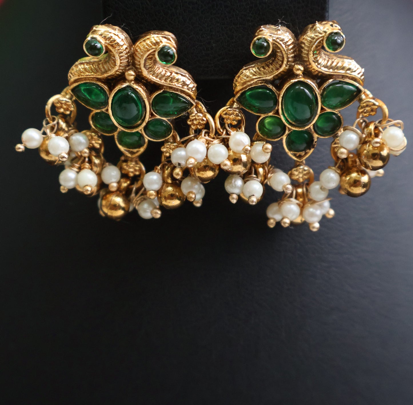 Emerald Paisley Antique Gold Necklace Set with Pearl Drops