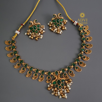Emerald Paisley Antique Gold Necklace Set with Pearl Drops