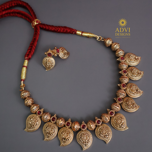 Ruby Paisley Antique Gold Necklace Set