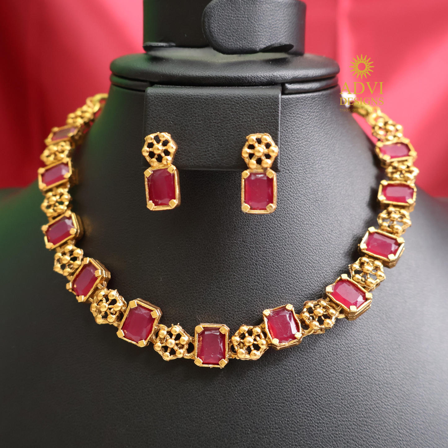 Ruby Red Antique Gold Choker Necklace Set