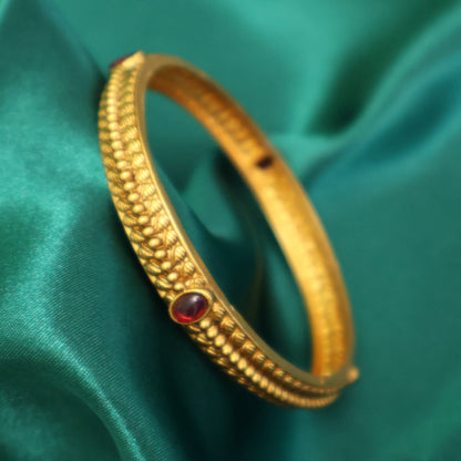 Antique Gold Ruby Stone Traditional Bangle