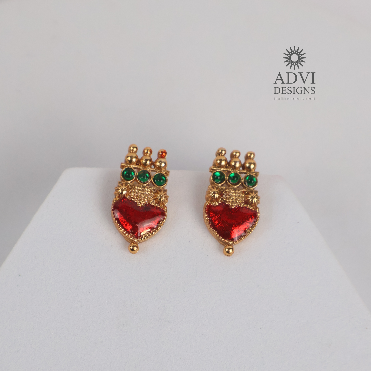 Antique Gold Ruby Heart Statement Necklace Set with Emerald Green Stone Accents