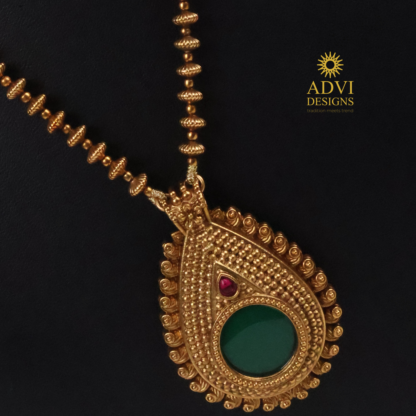 Antique Gold Green Stone Long Pendant Necklace Set