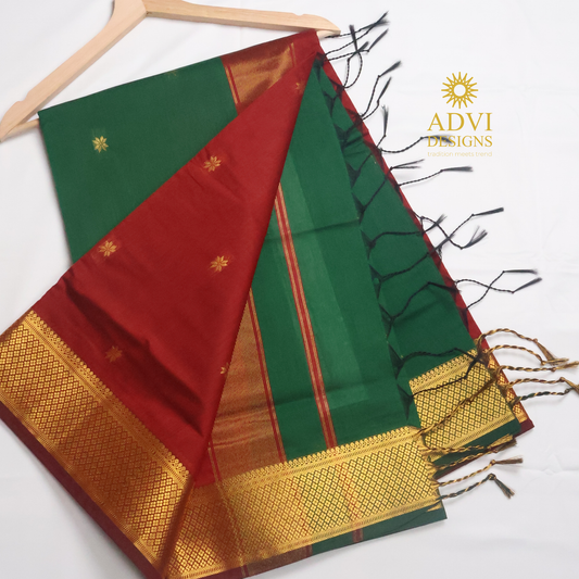Maheshwari Silk Cotton Saree in Emerald Green with Maroon Contrast Pallu & Maroon Blouse  Gold Woven Motifs