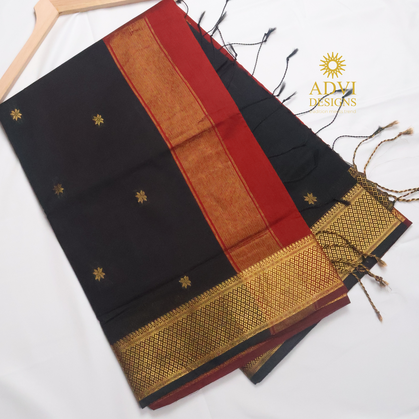 Maheshwari Silk Cotton Saree in Classic Black with Maroon Contrast Pallu & Maroon Blouse | Gold Woven Motifs