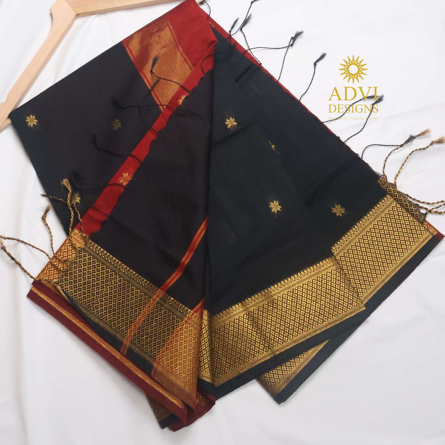 Maheshwari Silk Cotton Saree in Classic Black with Maroon Contrast Pallu & Maroon Blouse | Gold Woven Motifs