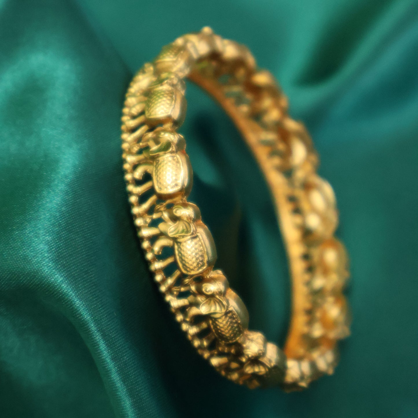 Antique Gold Elephant Motif Heritage Bangle