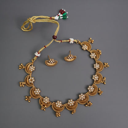 Pearl White Floral Antique Gold Choker Set