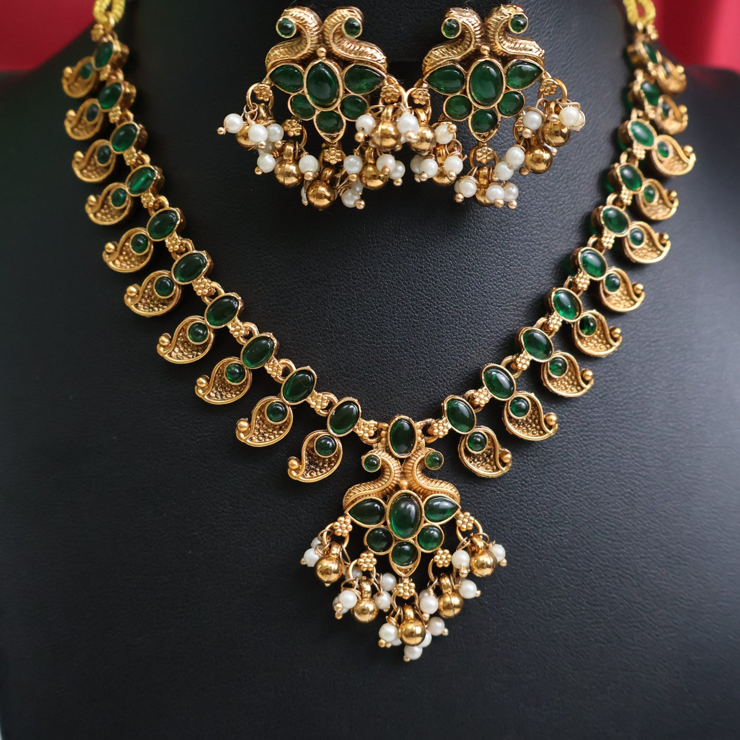 Emerald Paisley Antique Gold Necklace Set with Pearl Drops