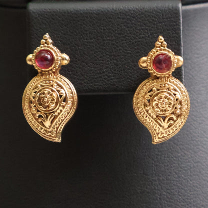 Ruby Paisley Antique Gold Necklace Set