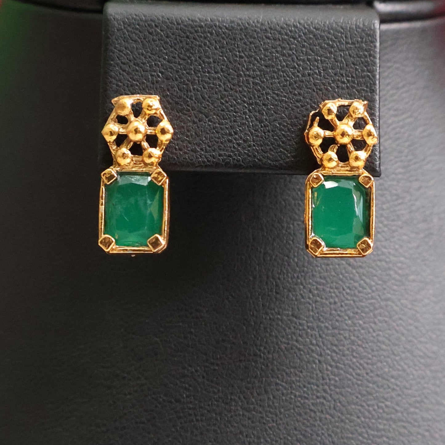 Emerald Green Antique Gold Choker Necklace Set
